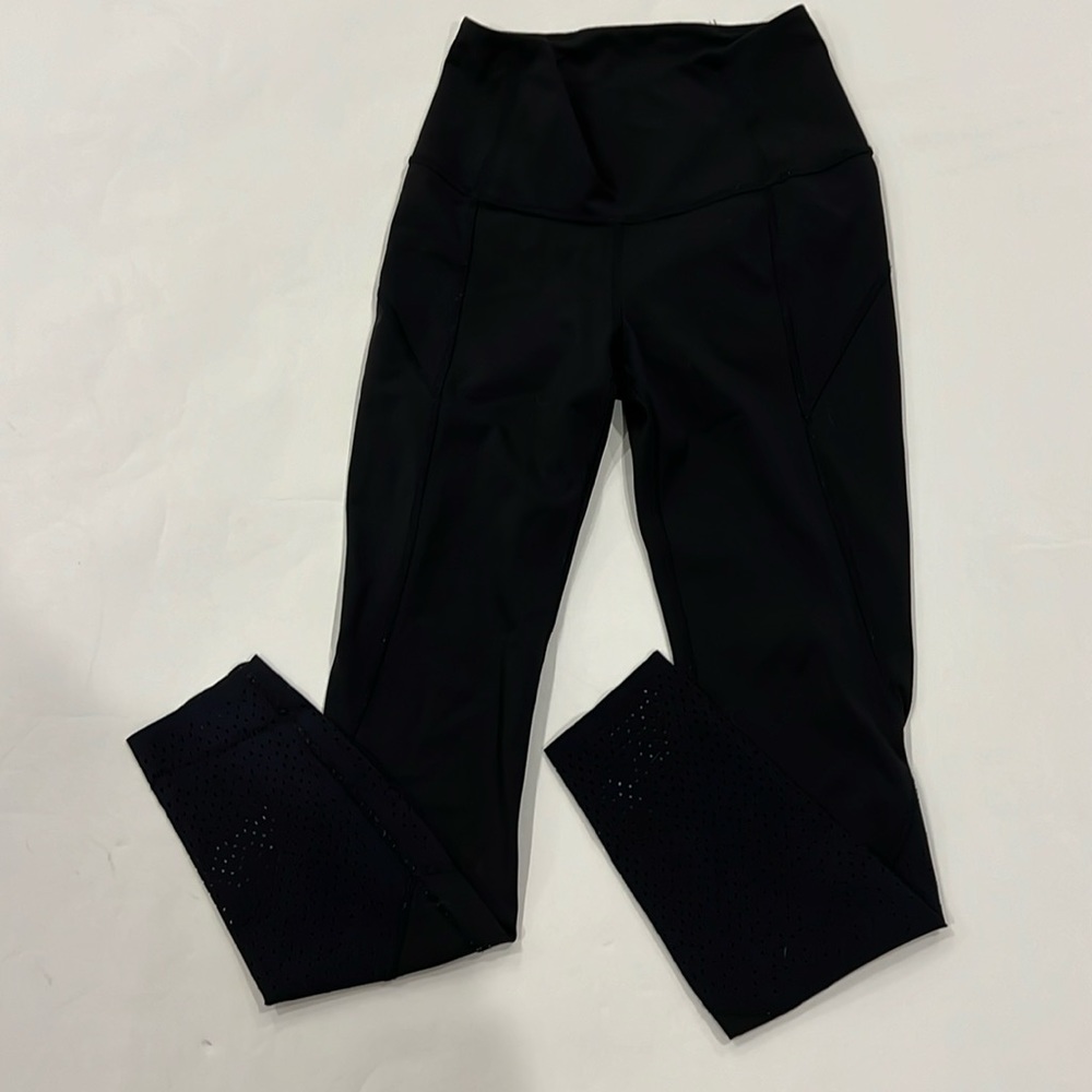 Lululemon back leggings size 4